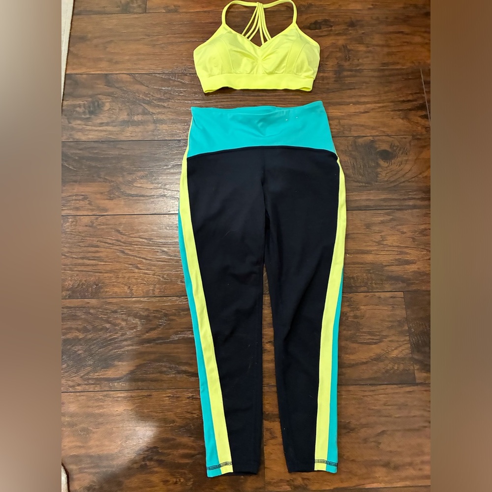 Xersion Navy Leggings with Teal & Neon Yellow Side Stripes with matching Top